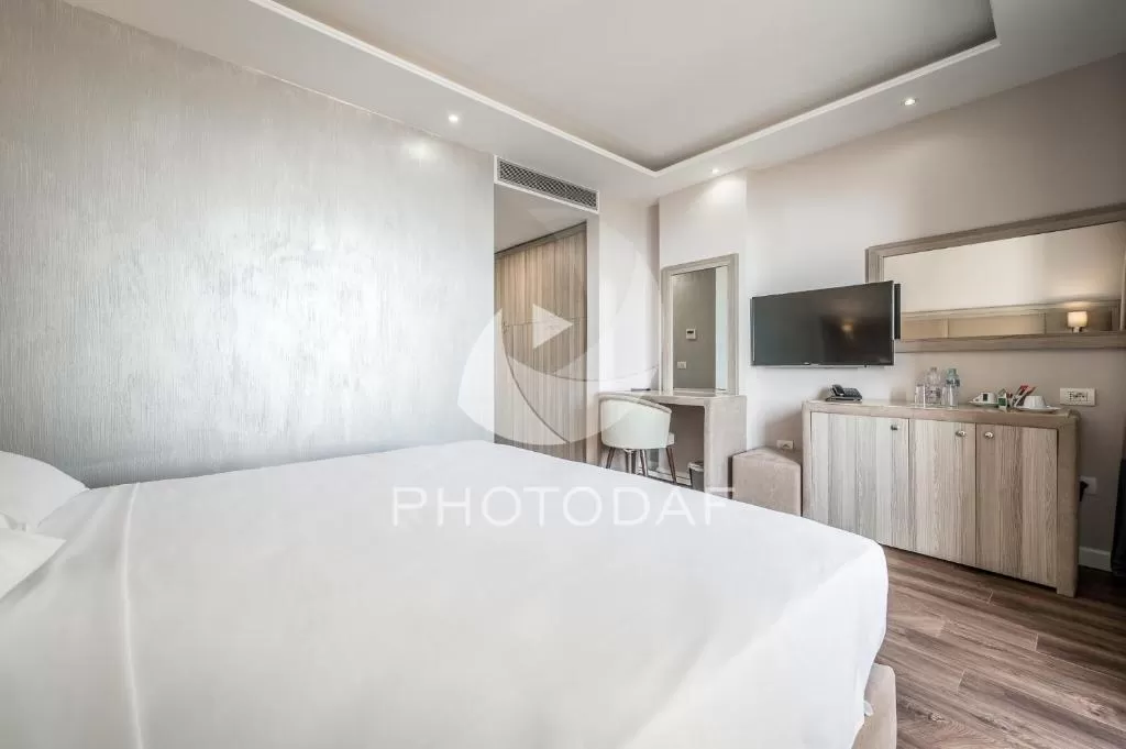 Royal G Hotel _ SPA 11 - STD DBL SSV Blc 5.jpg